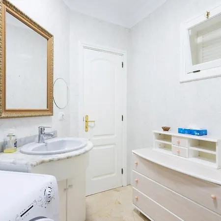 Apartamento Encantador Con Vistas Al Jardin En *